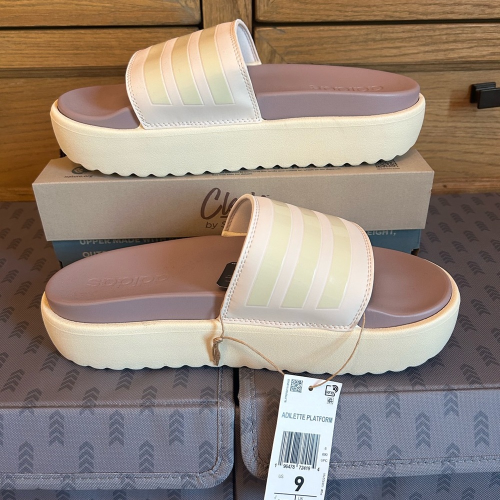NWT Adidas Adilette Platform Slides
Size 9